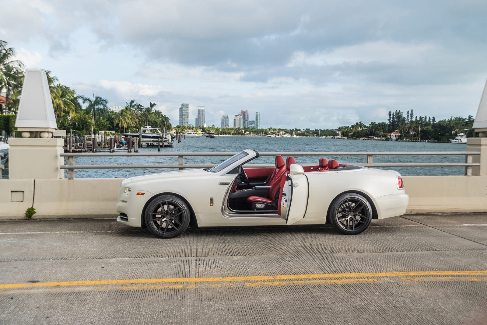 Rolls-Royce Dawn, Satin White, photo 4 of 13