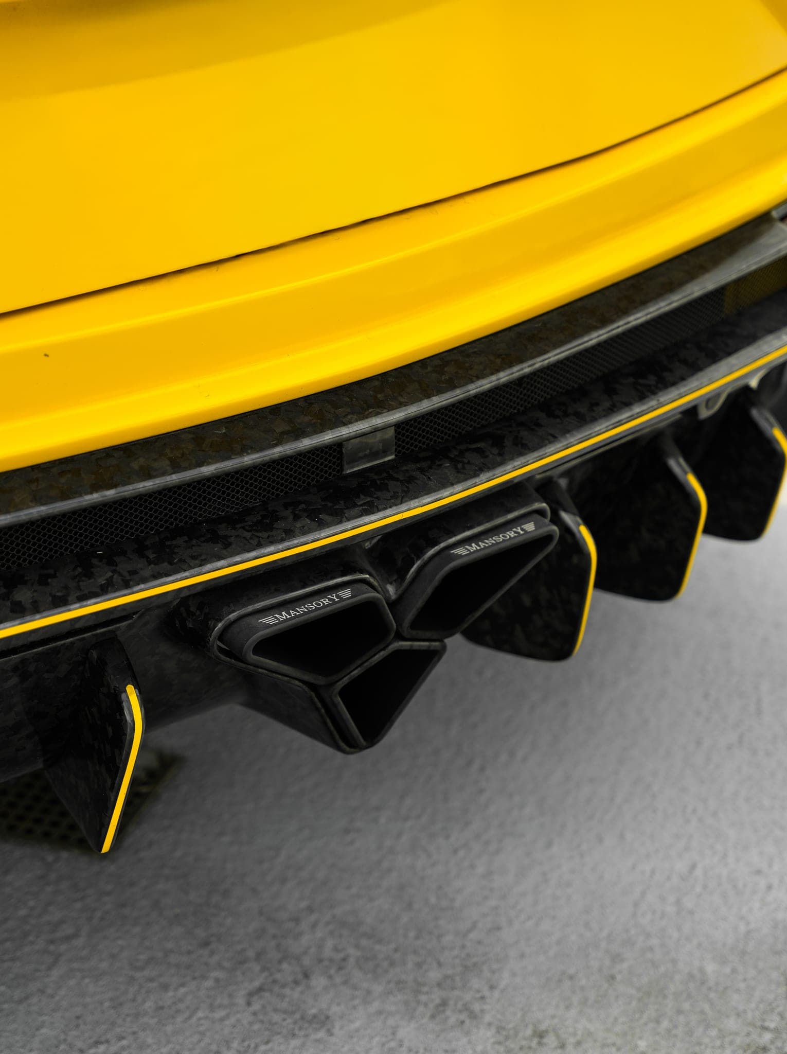 Lamborghini Urus Widebody, Giallo Auge, photo 7 of 9