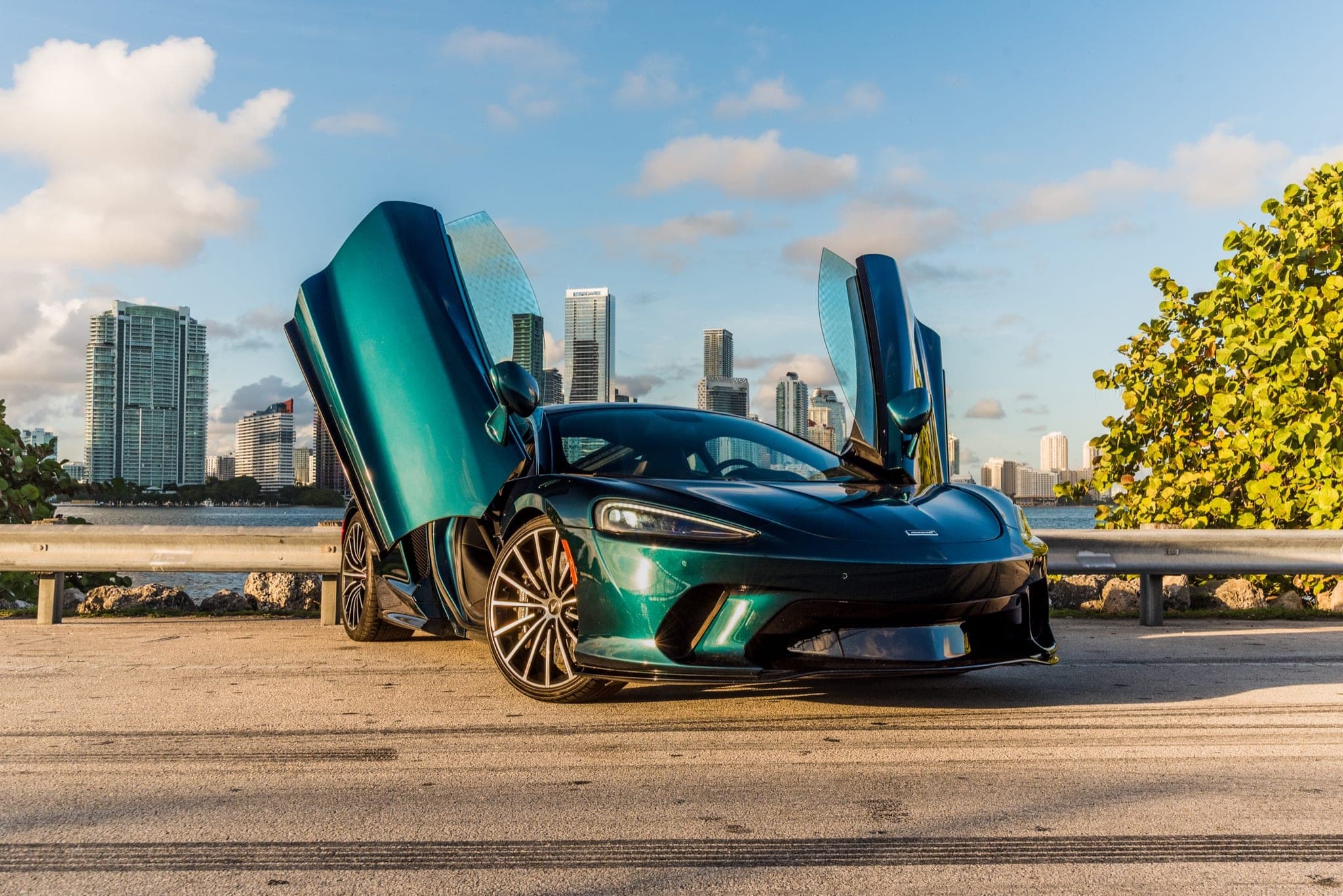 McLaren GT